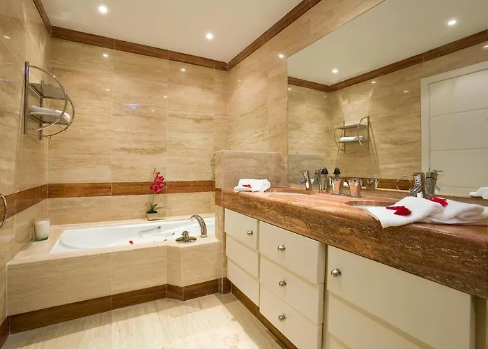 212 Heaven Apartments, Guadalmansa Playa