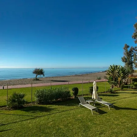 212 Heaven Apartments, Guadalmansa Playa 埃斯特波纳