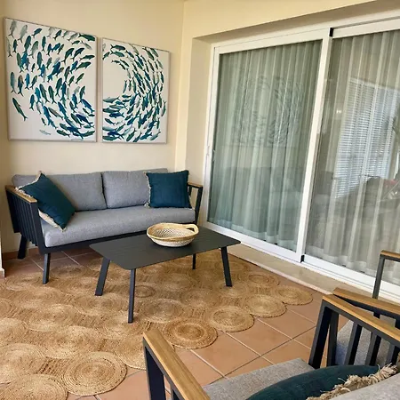 212 Heaven Apartments, Guadalmansa Playa * 에스테포나