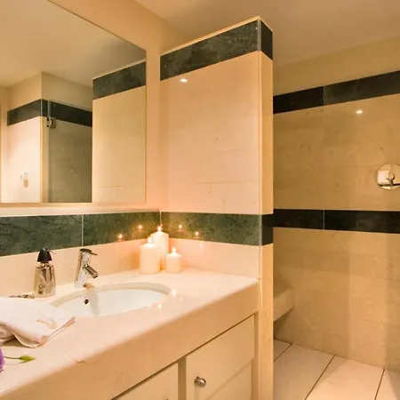 212 Heaven Apartments, Guadalmansa Playa * 埃斯特波纳