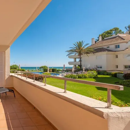 212 Heaven Apartments, Guadalmansa Playa * 埃斯特波纳