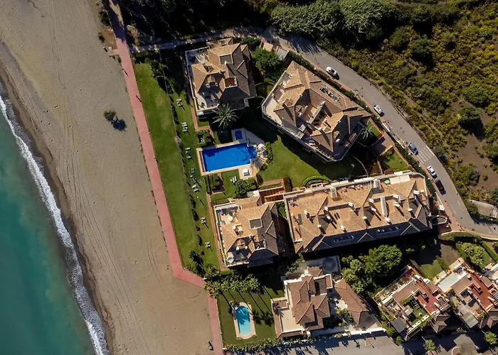 212 Heaven Apartments, Guadalmansa Playa * 에스테포나