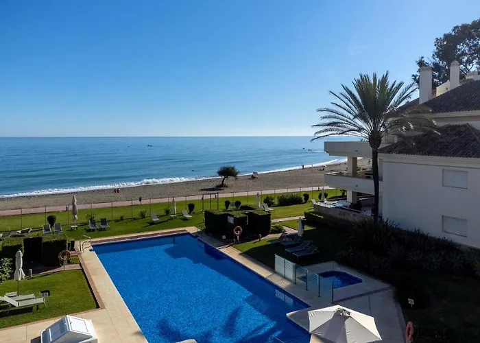 212 Heaven Apartments, Guadalmansa Playa 에스테포나