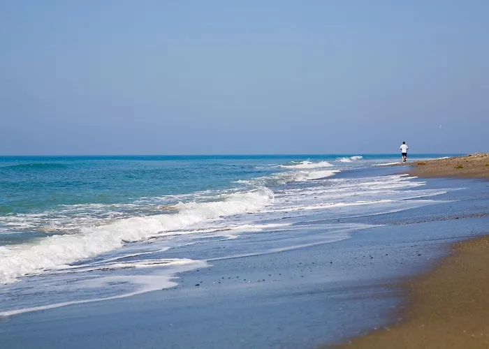 212 Heaven Apartments, Guadalmansa Playa 아파트 에스테포나